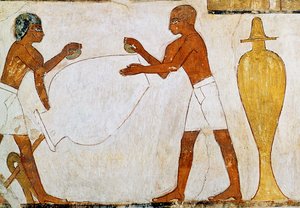 Gravieren und Polieren von Vasen in Gold und Silber, aus dem Grab von Rekhmire von Egyptian 18th Dynasty