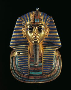 Goldene Totenmaske des Tutanchamun (1347/1338 v. Chr.) mit Lapislazuli, Obsidian und Türkis eingelegt von Egyptian 18th Dynasty