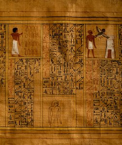 Teil des Totenbuchs mit Text in vertikalen Hieroglyphenspalten und Einsätzen mit polychromen Illustrationen, Papyrus, 34 cm x 14 cm, aus dem Grab von Kha in Deir el-Medina, ägyptische Zivilisation, Neues Reich, Dynastie XVIII von Egyptian 18th Dynasty