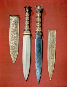 Die zwei Dolche des Königs, aus dem Grab von Tutanchamun (ca. 1370-52 v. Chr.) Neues Reich (Gold und Eisen)