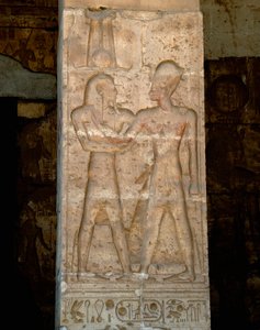 Alte ägyptische Kunst: Flachrelief an der Säule des Tempels von Sethi I