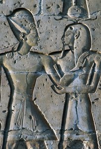 Basrelief, das einen Pharao darstellt, Tempel von Sethos I., oder Großer Tempel von Abydos, Abydos, Ägypten, ägyptische Zivilisation, Neues Reich, 19. Dynastie