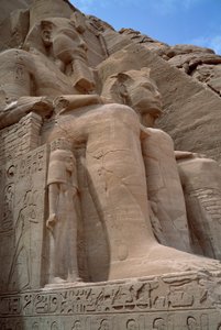 Ägyptische Antike: Koloss des Tempels von Ramses II. 1271-1256 v. Chr. Abu Simbel, Assuan, Ägypten von Egyptian 19th Dynasty