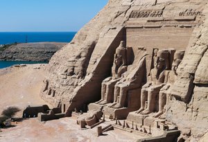 Fassade des Tempels von Ramses II, Abu Simbel, Ägypten, Neues Reich, Dynastie XIX