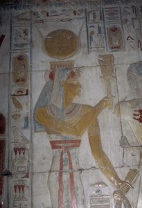 Bemaltes Relief der Göttin Hathor, Kapelle des Osiris, Tempel von Sethos I.