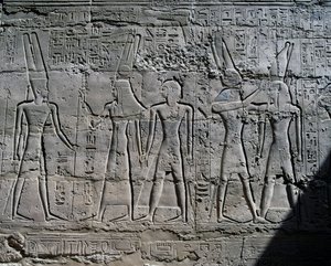 Szenen von Opfergaben an Götter, Relief, Innenwände der Großen Hypostylhalle, Karnak-Tempelkomplex (UNESCO-Welterbeliste)