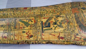 Detail des äußeren Sargdeckels der Mumie von Nesyamun, möglicherweise gefunden in Deir El-Bahri, Neues Reich, ca. 1100 v. Chr. von Egyptian 20th Dynasty