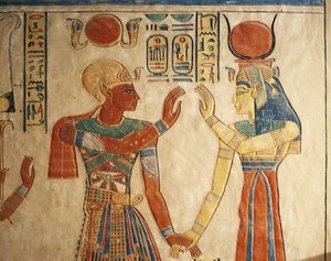 Ägypten, Luxor, Altes Theben, Tal der Königinnen, Amonherkhopeshafs Grab, bemaltes Relief darstellend Pharao Ramses III vor Isis