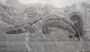 Anhäufungen von abgeschnittenen männlichen Geschlechtsteilen des Feindes, Tempel von Horus, Edfu von Egyptian Egyptian