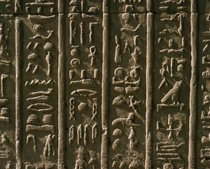 Flachrelief mit Hieroglyphen, 51-30 v. Chr.