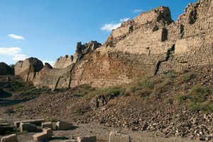 Ägyptische Antike: Mauern, die den Tempel der Hathor, Denderah, Ägypten, schützen