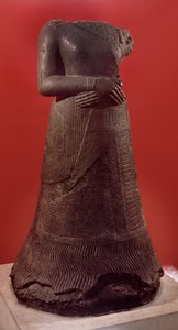 Statue von Napirasu, Frau des elamitischen Königs Untash-Napirisha, ca. 1340-1300 v. Chr. von Elamite