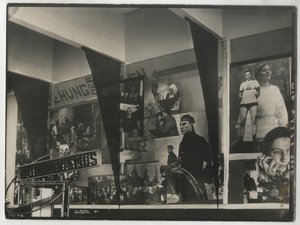 Innenraum des sowjetischen Pavillons auf der Internationalen Presseausstellung, Köln