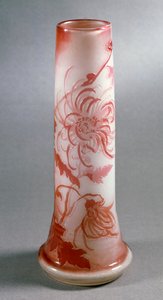 Doppelglasvase mit roter Chrysanthemen-Dekoration, ca. 1900, Frankreich von Emile Galle
