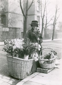 Eine Blumenverkäuferin