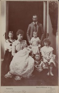 Albert Edward und Prinzessin Alexandra mit ihrer Familie von English Photographer