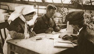 Australier und Wehrpflicht: Wie die australische Abstimmung in einem Londoner Krankenhaus durchgeführt wird, Illustration aus The Illustrated War News, 25. Oktober 1916 von English Photographer