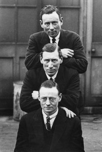 Bernard, Horace und Tom E. Grant (von oben nach unten) von English Photographer