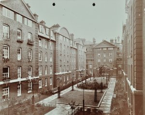 Bourne Estate: formaler Innenhofgarten, London