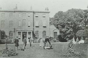 Broomwood House, Broomwood Road: Rückansicht, London, 1890