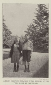 Die Kinder von Kapitän Dreyfus im Garten der Villa Marie in Carpentras von English Photographer
