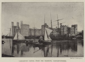 Carnarvon Castle, vom Hafen aus, Carnarvonshire von English Photographer