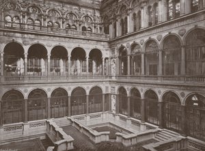 Zentralhof des India Office von English Photographer