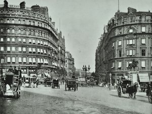 Charing Cross, Westminster LB: Northumberland Avenue von Trafalgar Square und Charing Cross, 1890 von English Photographer