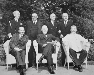 Clement Attlee, Präsident Harry S. Truman und Joseph Stalin auf der Potsdamer Konferenz von English Photographer
