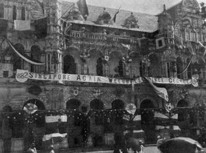 Dekorationen am Rathaus, Singapur, Illustration aus The King, 25. Mai 1901 von English Photographer