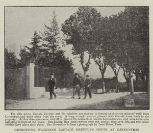 Detektive beobachten das Haus von Hauptmann Dreyfus in Carpentras von English Photographer
