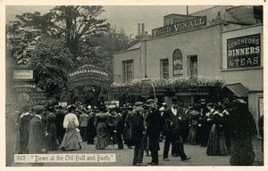 Down the Old Bull and Bush von English Photographer