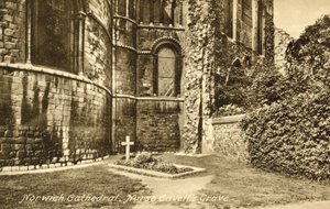 Grab von Edith Cavell, Norwich Cathedral, Norfolk von English Photographer