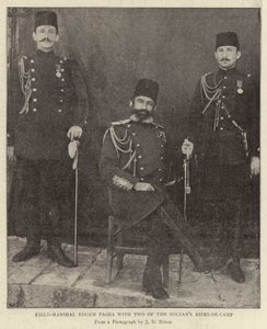 Feldmarschall Edhem Pascha mit zwei Adjutanten des Sultans von English Photographer