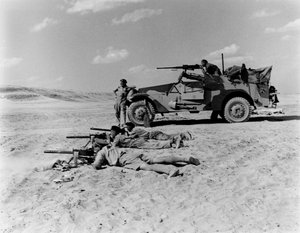 Mechaniker lokaler Schutz, aus einem Album zusammengestellt von Major W H J Sale, 1943 von English Photographer