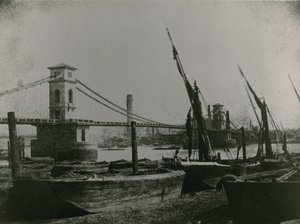 Gesamtansicht der Hungerford Bridge von English Photographer