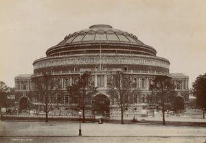 Gesamtansicht der Royal Albert Hall von English Photographer