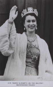 HM Königin Elizabeth auf dem Balkon, Buckingham Palace von English Photographer