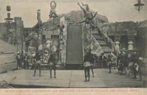 Hagenbecks Ceylon-Dorf und indische Arena, Franco-British Exhibition, London von English Photographer