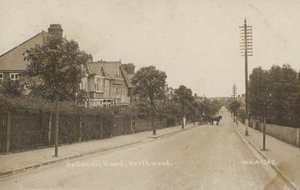 Hallowell Road, Northwood, nahe London (s/w Foto) von English Photographer