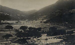 Happy Valley, Hongkong, aus einem Album mit Fotografien zum Dienst von Pte H. Chick, 1940 von English Photographer