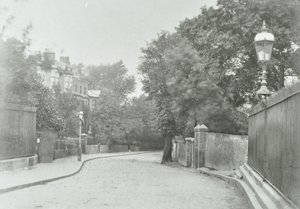 Highgate Archway: östlicher Zugang mit alter Lampe an den Geländern befestigt, 1896