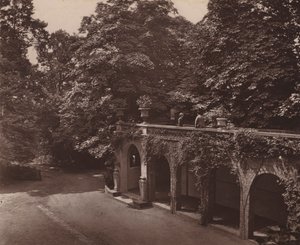 Holland House, London: Terrasse über Kolonnade, Südseite von English Photographer