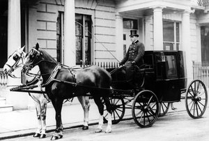 Pferdekutsche vor 24 Gloucester Square, Hyde Park, London, um 1890