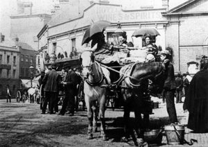Pferdekutschen, Oxford Street, Kidderminster, 1910 von English Photographer