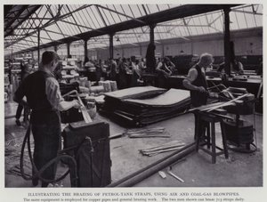 Veranschaulichung des Lötens von Benzintankriemen mit Luft- und Kohlegasbrennern von English Photographer