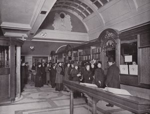 In der Carnegie Zentralbibliothek, Hammersmith von English Photographer