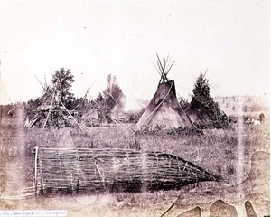 Indianerhütten am Kootenay River, fotografiert von den Royal Engineers am Neunundvierzigsten Breitengrad von English Photographer