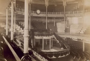 Innenansicht des Spurgeons Tabernakels von English Photographer