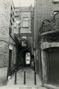 Jack the Ripper: Woods Buildings, Whitechapel Road von English Photographer